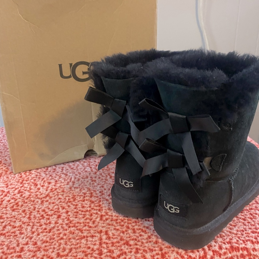 Black Ugg boots